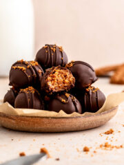 Biscoff Truffles - Julie Marie Eats