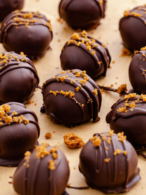 Biscoff Truffles - Julie Marie Eats