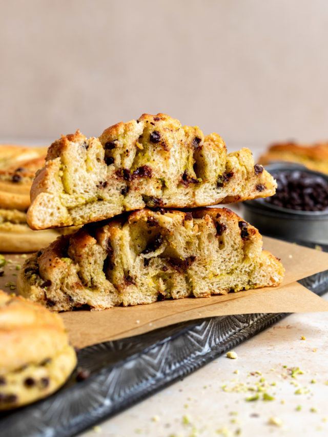 Pistachio Chocolate Rolls - Julie Marie Eats